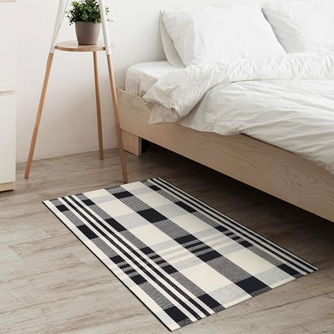 Buffalo Plaid Outdoor Rug 2x3 Check Black and Off White Grid Front Porch Door Mats Checkered Rug Washable Indoor Outdoor Rug Layered Area Rug for Entryway Farmhouse Decor Carpet