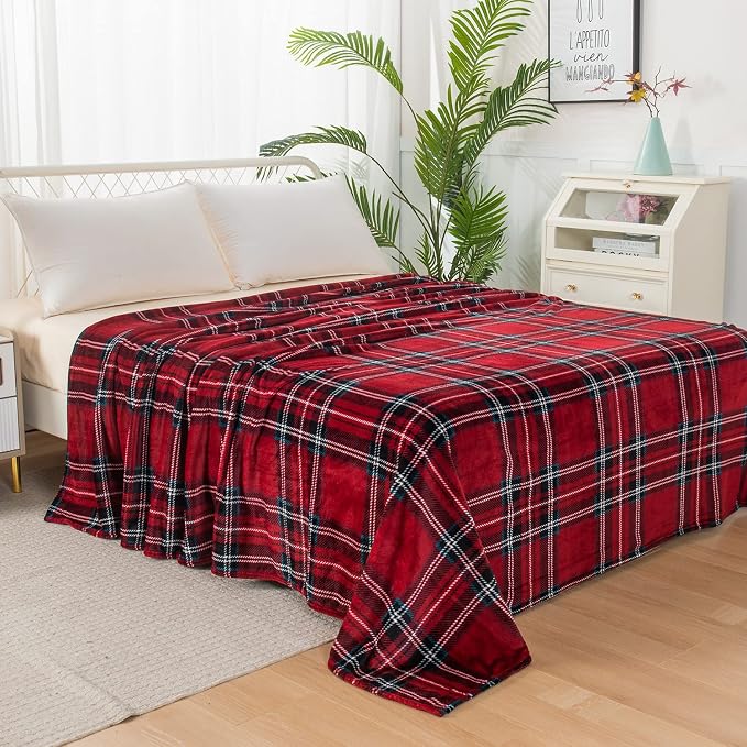 Elegant Comfort Luxury Velvety Feel Blanket, All-Season Lightweight Blanket, Ultra Plush, Soft, Cozy-Fuzzy Flannel Fleece for Couch, Sofa, Bed, Travel, Plaid Design, Twin/Twin XL, Burgundy