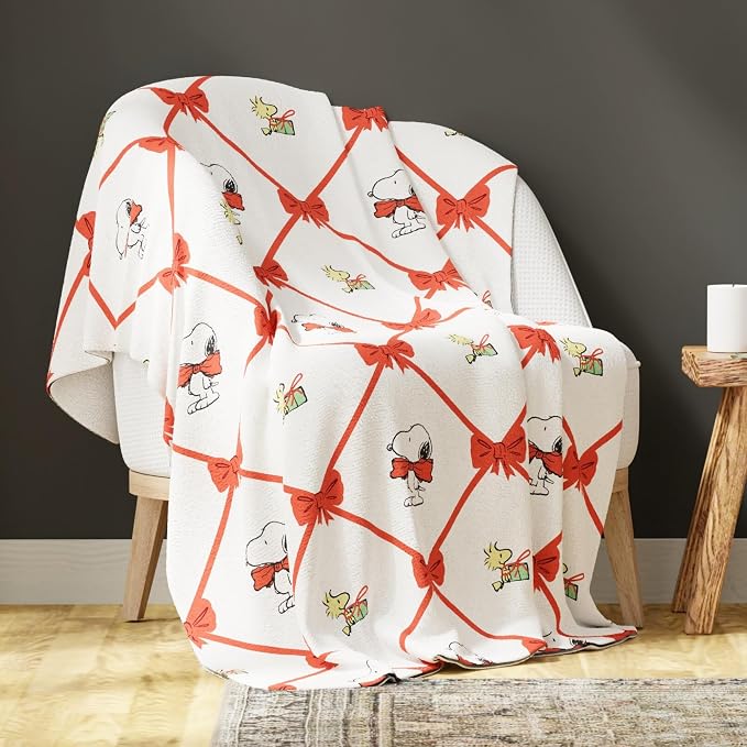 Peanuts Snoopy Cozy Throw 50 in x 40 in – Soft Cozy for Couch, Bed & Travel, Collectible Gift (Officially Licensed Product) by Franco Collectibles