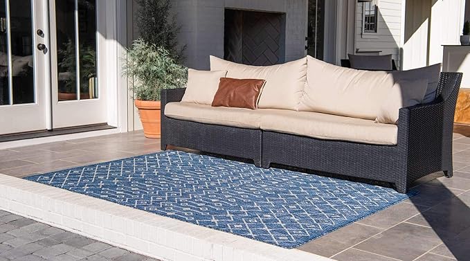 Unique Loom Outdoor Trellis Collection Area Rug - Tribal Trellis (8' x 11' 4" Rectangle, Blue/ Ivory)