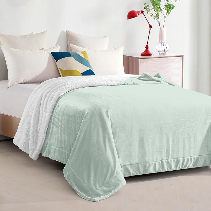 Elegant Comfort Ultra Soft Reversible Flannel Sherpa Blanket - Cozy Silky Fleece Throw for Couch, Bed - Plush Fuzzy Warm Winter Blanket for Gift, King, Mint Green