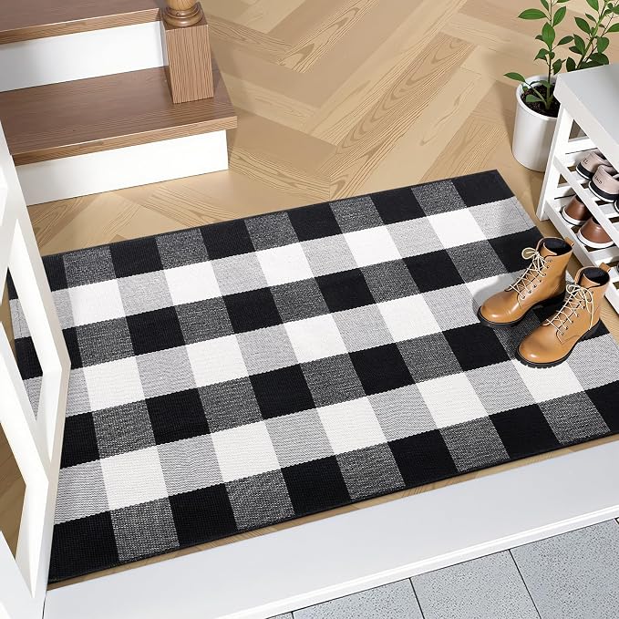 OLANLY Buffalo Plaid Rug 2' x 3' (24" x 36") – Black and White Cotton Checkered Doormat, Washable Indoor Outdoor Rug for Layered Front Porch, Kitchen, Entryway Decor