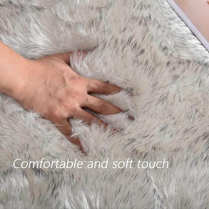 Latepis Small Circle Rug Round Rug 4ft Faux Sheepskin Fur Rug White with Grey Tips Machine Washable Area Rugs for Living Room Furry Shag Rug for Bedroom Floor Home Decor
