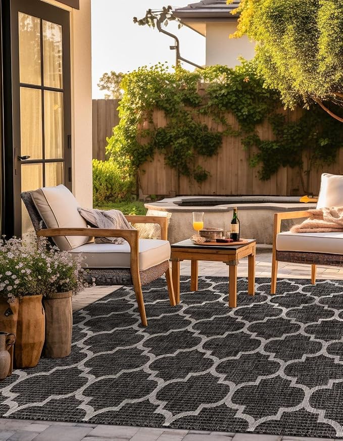 Unique Loom Outdoor Trellis Collection Area Rug (6' 1" Square Black/Ivory)