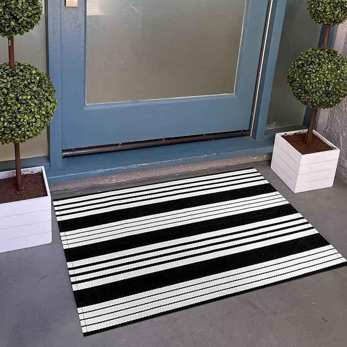 Black and White Striped Outdoor Rug 24'' x 35'' Door Mat Outdoor Machine Washable Welcome Mats Cotton Hand-Woven Entryway Rug for Front Porch/Entryway/Laundry/Bathroom/Bedroom