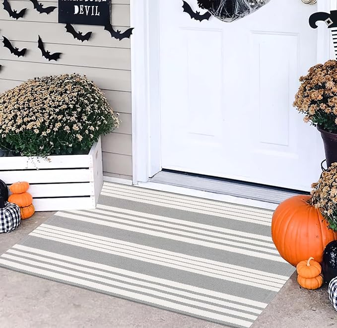 Grey and White Striped Doormat 24'' x 35'' Front Porch Rug Machine Washable Indoor Outdoor Doormat for Front Porch Hand-Woven Entryway Rug for Laundry/Bathroom/Bedroom