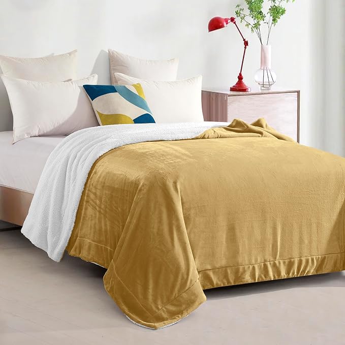 Elegant Comfort Ultra Soft Reversible Flannel Sherpa Blanket - Cozy Silky Fleece Throw for Couch, Bed - Plush Fuzzy Warm Winter Blanket for Gift, Twin, Gold