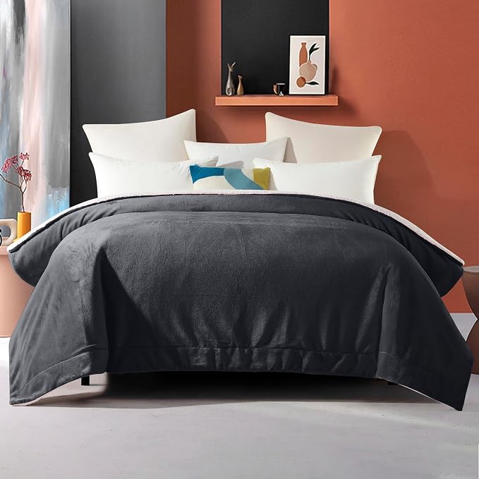 Elegant Comfort Ultra Soft Reversible Flannel Sherpa Blanket - Cozy Silky Fleece Throw for Couch, Bed - Plush Fuzzy Warm Winter Blanket for Gift, Twin, Gray