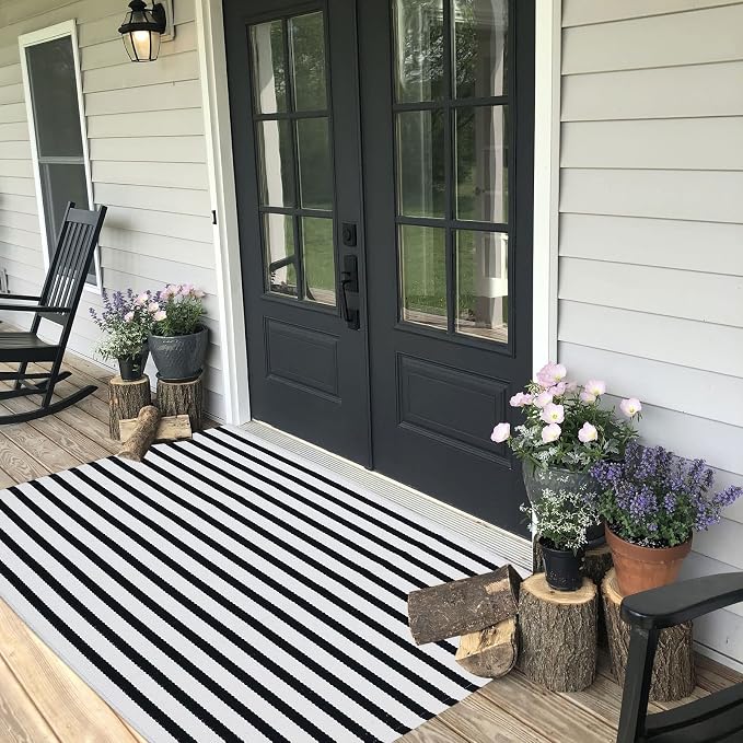 Black and White Outdoor Rug 35.4" x59" Front Porch Rug Door Mat Washable Farmhouse Layered Door Mats Cotton Hand-Woven Welcome Mats Throw Carpet for Entryway/Home Entrance/Laundry Room