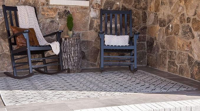 Unique Loom Outdoor Trellis Collection Area Rug - Tribal Trellis (9' x 12' Rectangle, Gray/ Black)
