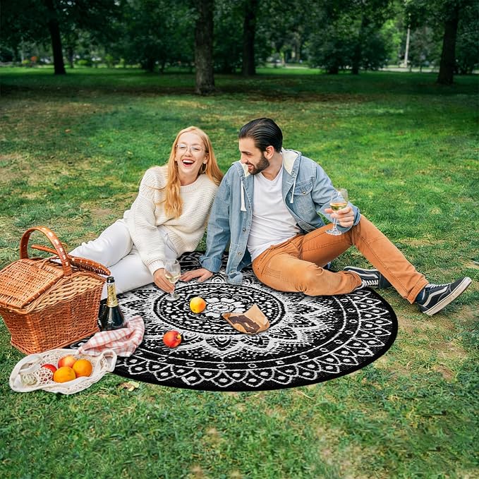 Round Outdoor Rugs for Patios, 5Ft Waterproof Reversible Plastic Straw Mat with Carry Bags, Boho Lightweight Outdoor Carpet Portable Round Floor Mat for Patio Camping Picnic Backyard RV,Black & White