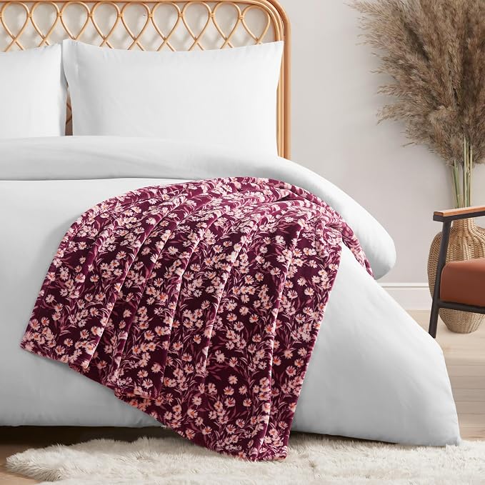 Jessica Simpson Plush 50"X70" Throw Blanket - Wildflower Park Red - Luxurious Plush Blanket for Ultimate Comfort and Cozy Warmth