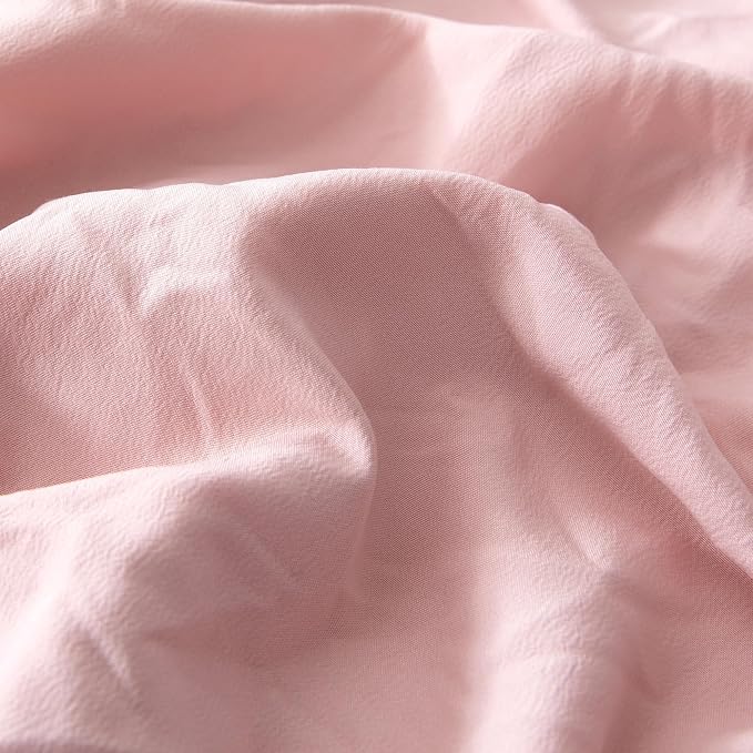 Amazon Basics Kids' Pink Bedding Set, 7-Piece Jacquard Bed-in-a-Bag with Comforter, Fitted Sheet, Flat Sheet, Pillowcases, Pillow Shams, Deep Pocket 16", All-Season, Pink Tufted, Full/Queen
