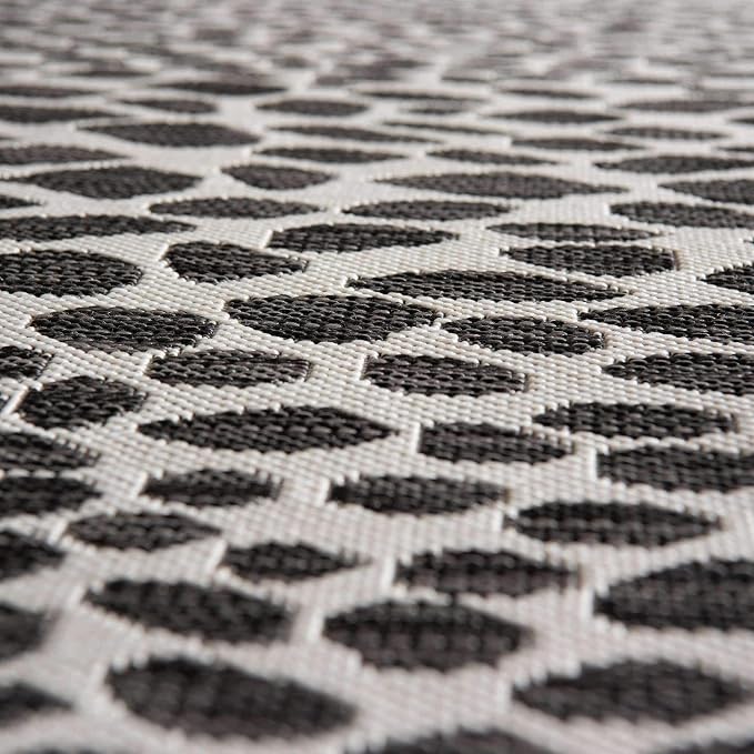 Unique Loom Outdoor Collection Area Rug - Cape Town (7' 10' x 10' Oval, Black/ Ivory)