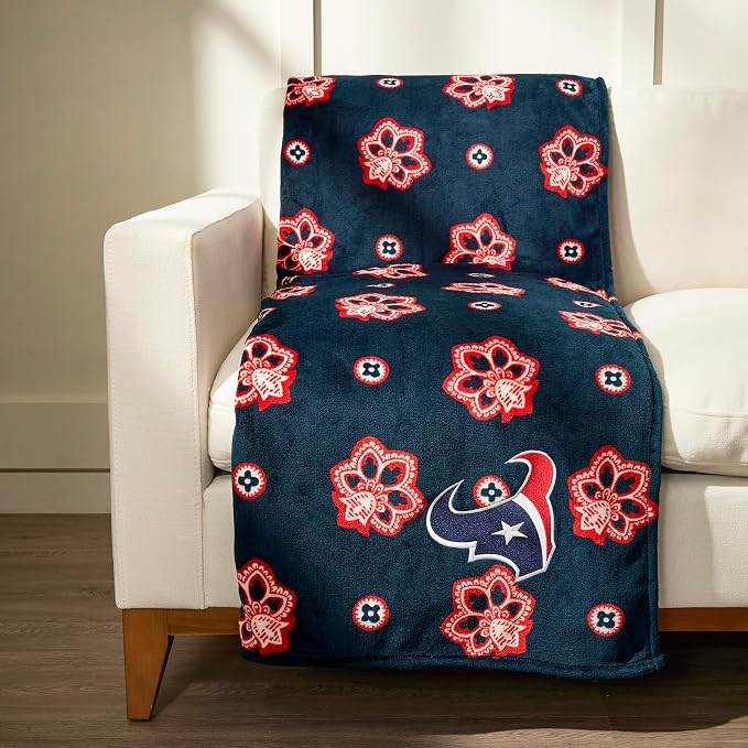 Vera Bradley Women's Fleece NFL Oversized Throw Blanket (Multiple Teams Available), Houstontexansonnavy/Redbandana, One Size
