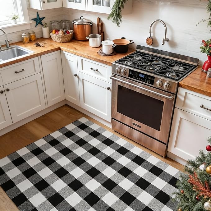 Buffalo Plaid Rug 4' x 6', Black and White Washable Farmhouse Checkered Rug, Non-Slip Indoor Outdoor Floor Mat for Living Room, Bedroom, Entryway, Kitchen, Laundry Room, Patio, Porch