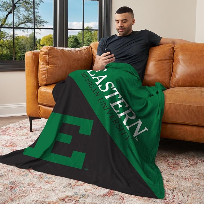 Northwest NCAA Silk Touch Throw Blanket, Ultra Soft Plush Polyester, Lightweight Warm Decorative Fan Gift, 46 x 60 in