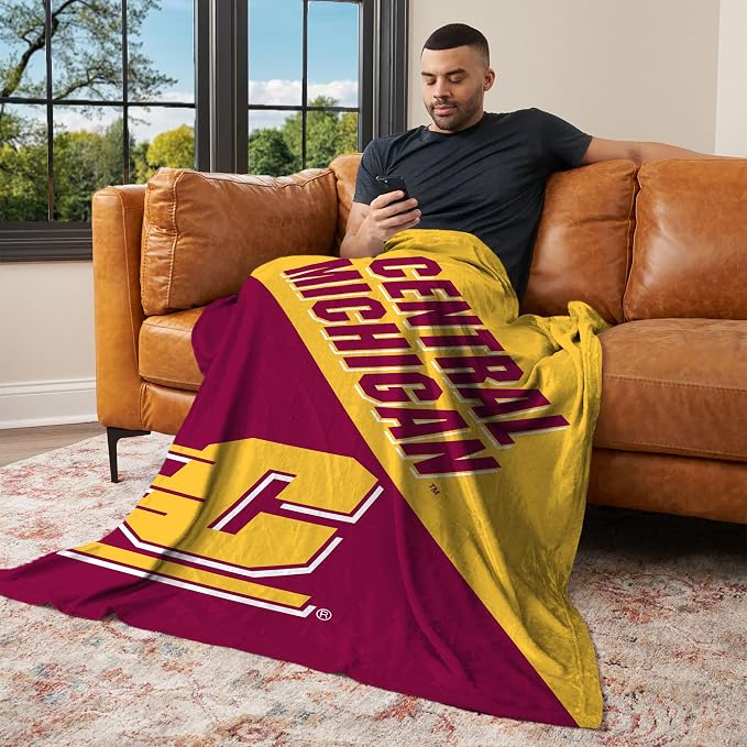 Northwest NCAA Silk Touch Throw Blanket, Ultra Soft Plush Polyester, Lightweight Warm Decorative Fan Gift, 46 x 60 in