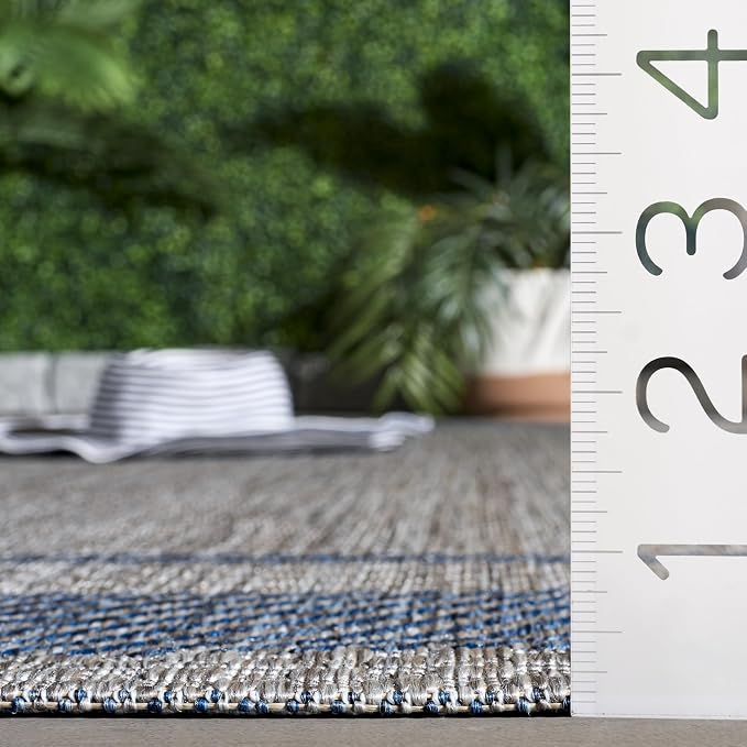 SAFAVIEH Courtyard Accent Rug 2'7"x5', Grey & Navy CY8477-40012