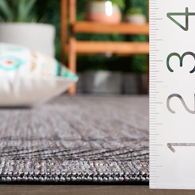 SAFAVIEH Courtyard Outdoor Rug 6x8, Beige & Black CY8477-36612