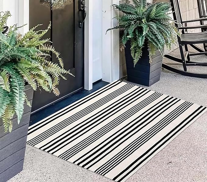 Black and White Striped Doormat 24'' x 35'' Front Porch Rug Machine Washable Indoor Outdoor Doormat for Front Porch Hand-Woven Entryway Rug for Laundry/Bathroom/Bedroom