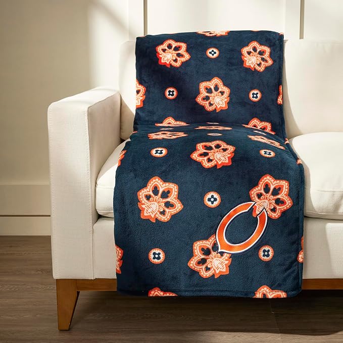 Vera Bradley Women's Fleece NFL Oversized Throw Blanket (Multiple Teams Available), Chicagobearsonnavy/Orangebandana, One Size