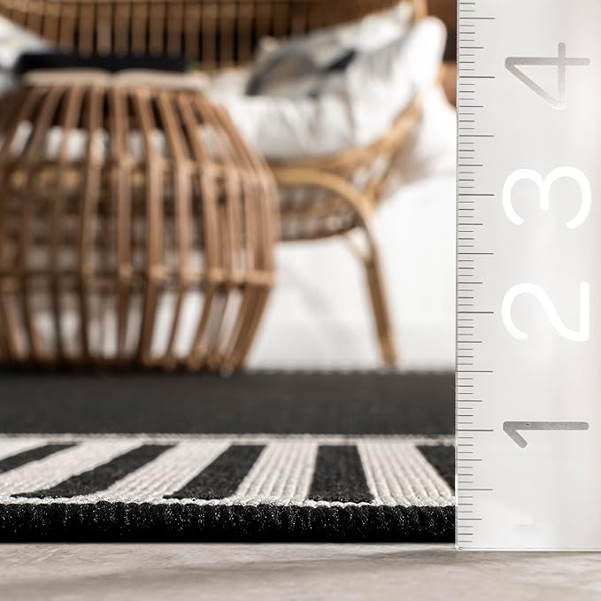 Nuloom Asha Black/Ivory, 4' x 6', Casual, Striped Border, Soft and Cozy, High Traffic, Stain Resistant, Easy Clean, Durable Area Rug for Indoor/Outdoor Patio, Deck, Porch, Garden, Courtyard