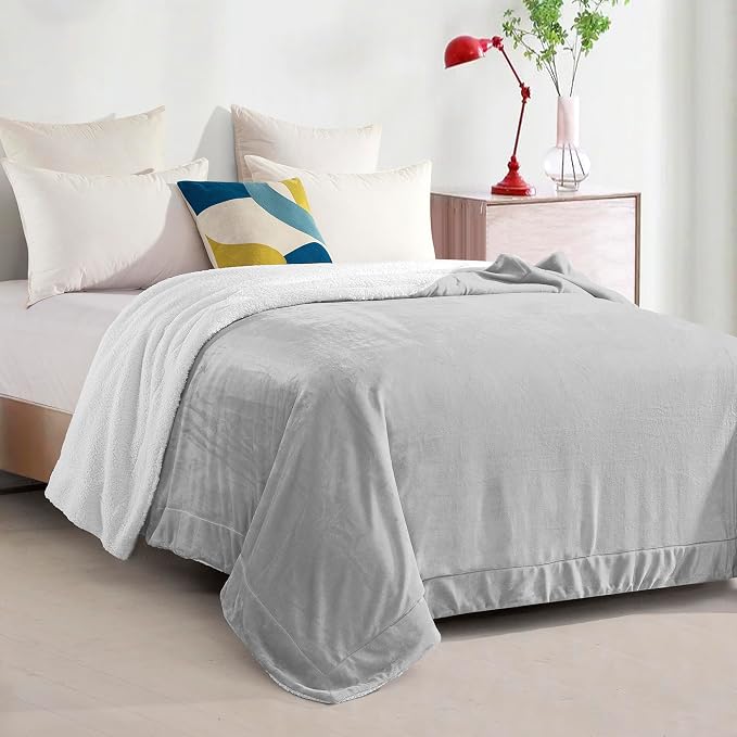 Elegant Comfort Ultra Soft Reversible Flannel Sherpa Blanket - Cozy Silky Fleece Throw for Couch, Bed - Plush Fuzzy Warm Winter Blanket for Gift, Twin XL, Silver Grey