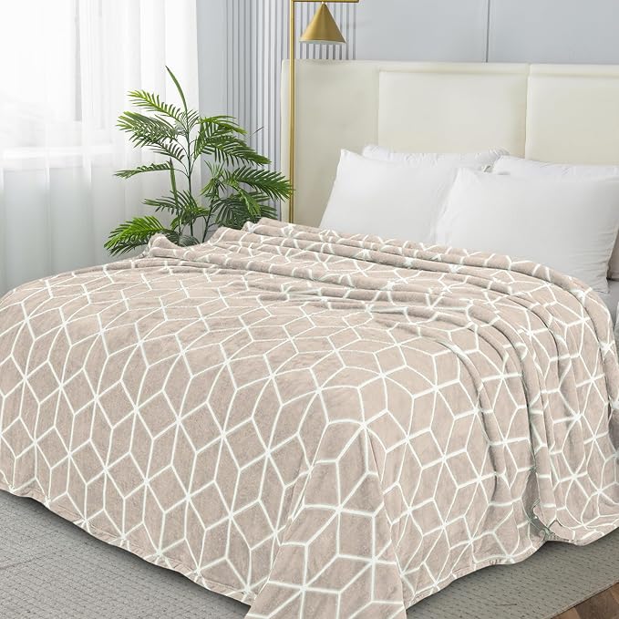 Elegant Comfort Luxury Velvety-Soft Coral Flannel Blanket Micro-Velour Ultra-Softness Fuzzy Plush, Twin/Twin XL, Cream
