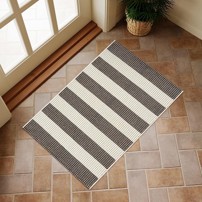 LEEVAN Door Mat Outdoor Entrance 24''x35'', Washable Striped Front Porch Rug, Black and White Buffalo Welcome Mat, Spring Outside Entryway Rugs, Cotton Woven Indoor Outdoor Layered Doormats