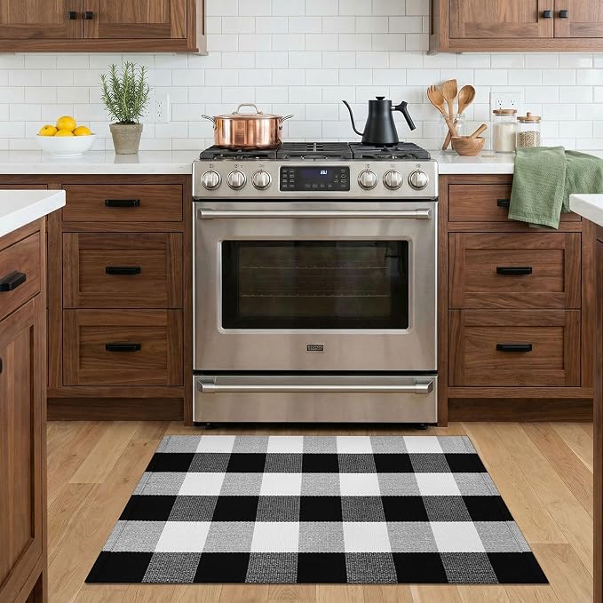 KOZYFLY Buffalo Plaid Area Rugs 2x3 Ft Black and White Checkered Rug Washable Front Door Mat Hand Woven Cotton Outdoor Rug Small Rug for Front Porch Kitchen Entryway Patio Bathroom