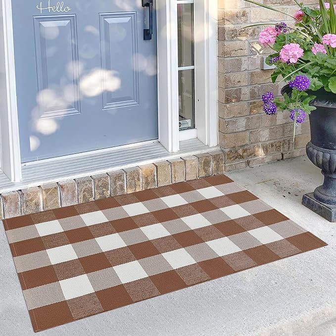 KILOCOCO Buffalo Plaid Checkered Rug 27.5x43 in Brown White Front Door Rug | Cotton Woven Outdoor Rug, Machine Washable Front Door Mat, Indoor Entryway Rug, Low Pile Welcome Mats for Farmhouse