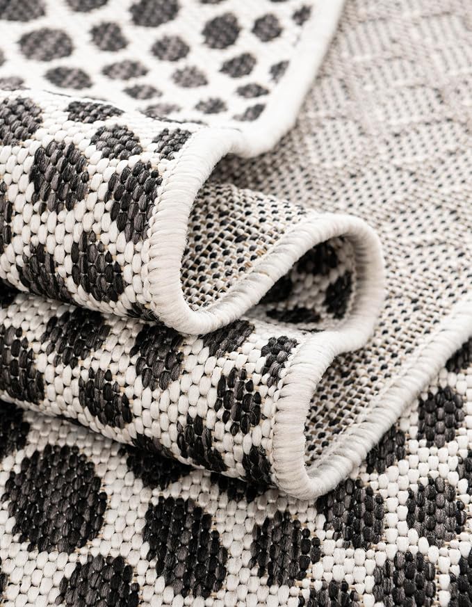 Unique Loom Outdoor Collection Area Rug - Cape Town (2' x 3' 1" Rectangle, Black/ Ivory)