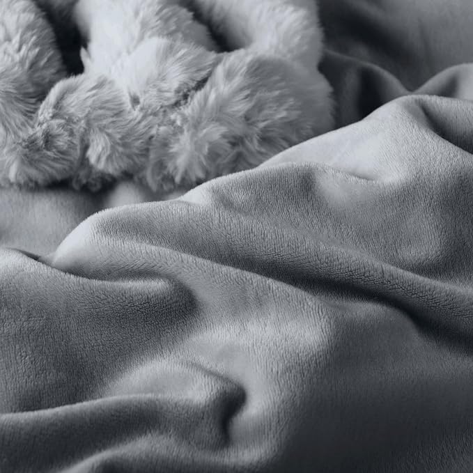 Lavish Home Oversized Ruched Faux Fur Blanket - 60x80-Inch Plush Polyester Faux Fur Queen-Size Throw for Sofas and Beds - Luxurious Bedding (Silver)
