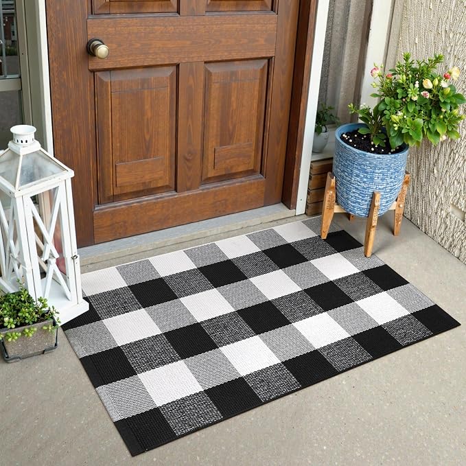 KIMODE Front Door Mat Buffalo Plaid Outdoor Rug 24"x35" Black and White Checkered Rug Farmhouse Front Porch Rug Decor Cotton Woven Washable Layered Doormats for Front Door Outdoor Entrance