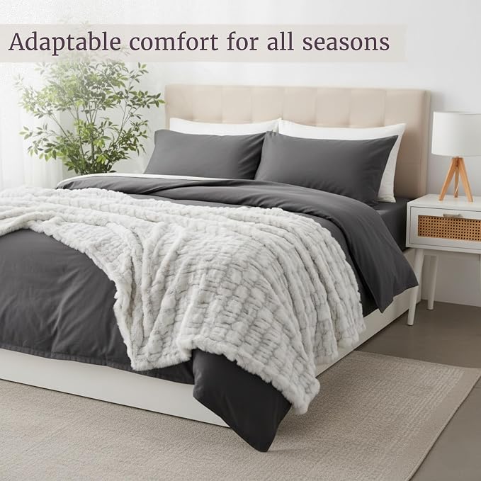 Lavish Home Oversized Ruched Faux Fur Blanket - 60x80-Inch Jacquard Faux Fur Queen-Size Throw for Sofas and Beds - Luxurious Bedding (Gray) | Machine Washable Jacquard Faux Fur Queen Size Throw for Sofas and Beds, Luxurious Bedding