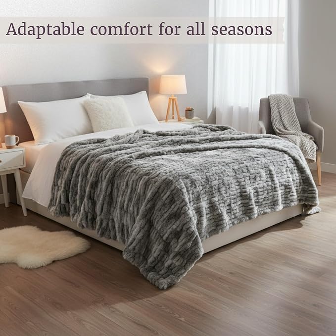 Lavish Home Oversized Ruched Faux Fur Blanket - 60x80-Inch Plush Polyester Faux Fur Queen-Size Throw for Sofas and Beds - Luxurious Bedding (Silver)