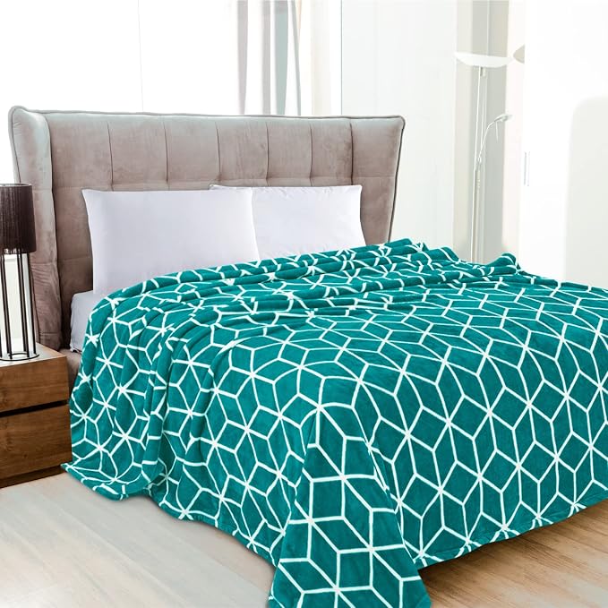 Elegant Comfort Luxury Velvety Feel Blanket, All-Season Lightweight Blanket, Ultra Plush, Soft, Cozy-Fuzzy Flannel Fleece for Couch, Sofa, Bed, Travel, Cube Design, Full/Queen, Turqouise