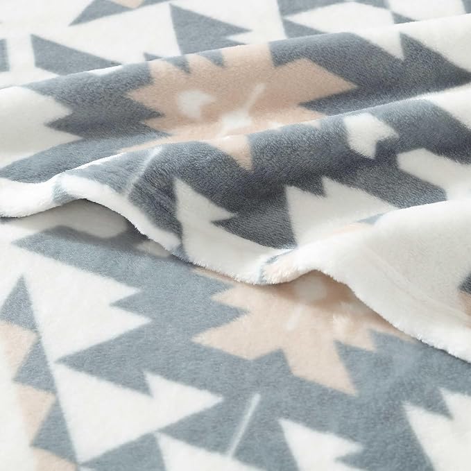 Wrangler - Blanket, Super Soft Sherpa Bedding, Yellowstone Inspired Throw Blanket for Couch or Bed (Dakota Grey, 50" x 60")