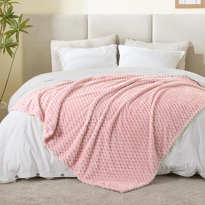 BEDELITE Fleece Decorative Blanket - 3D Jacquard Pink Throw Blankets for Women's Couch & Bed, Soft and Cozy Warm Plush Fluffy Blanket, Cute Birthday Gift for Women, 50x60 Inches