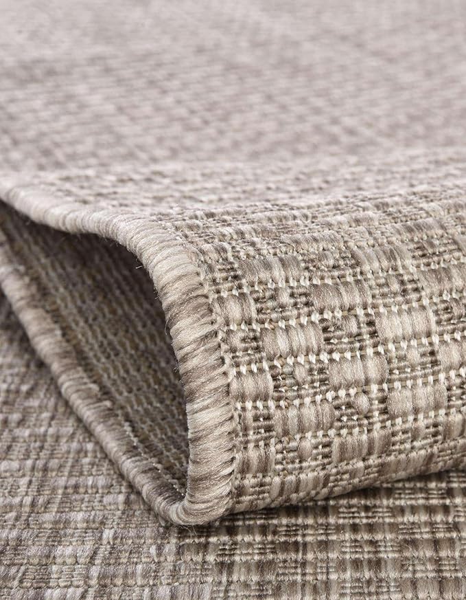Unique Loom Outdoor Solid Collection Area Rug (6' 1" Square Beige/Ivory)