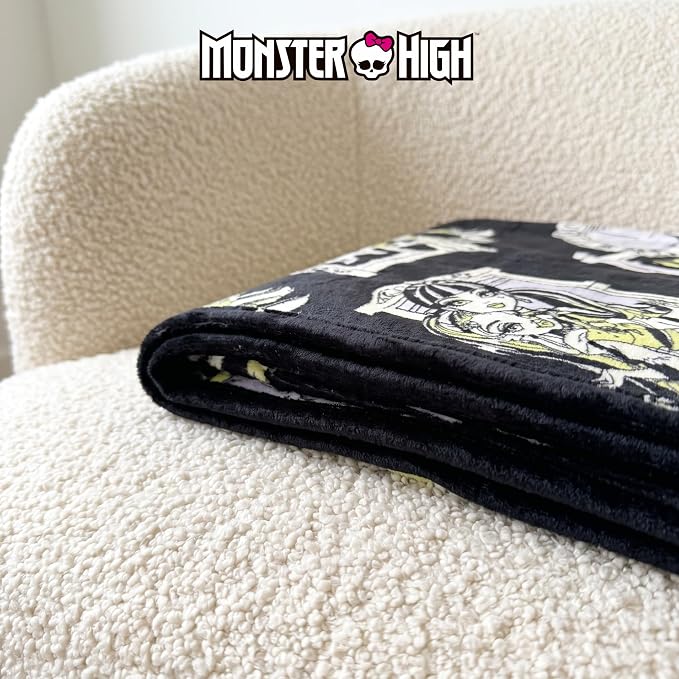 Monster High Halloween Throw, Super Soft Cozy Plush Blanket, 50" x 70", (Officially Licensed Product) by Franco