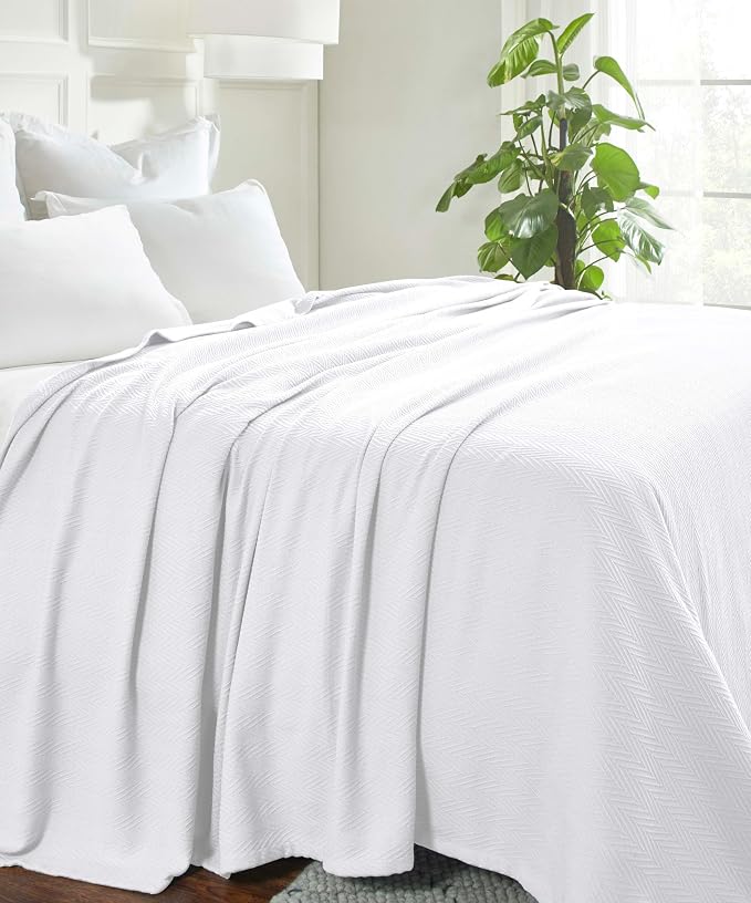 Superior Metro All-Season Cotton Blanket, Woven Blanket for Couch, Bed, Bedding, Farmhouse, Home Essentials, Cute and Cozy Bohemian Blankets, Herringbone Weave, King, White