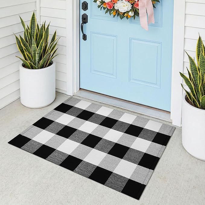 KOZYFLY Buffalo Plaid Area Rugs 2x3 Ft Black and White Checkered Rug Washable Front Door Mat Hand Woven Cotton Outdoor Rug Small Rug for Front Porch Kitchen Entryway Patio Bathroom