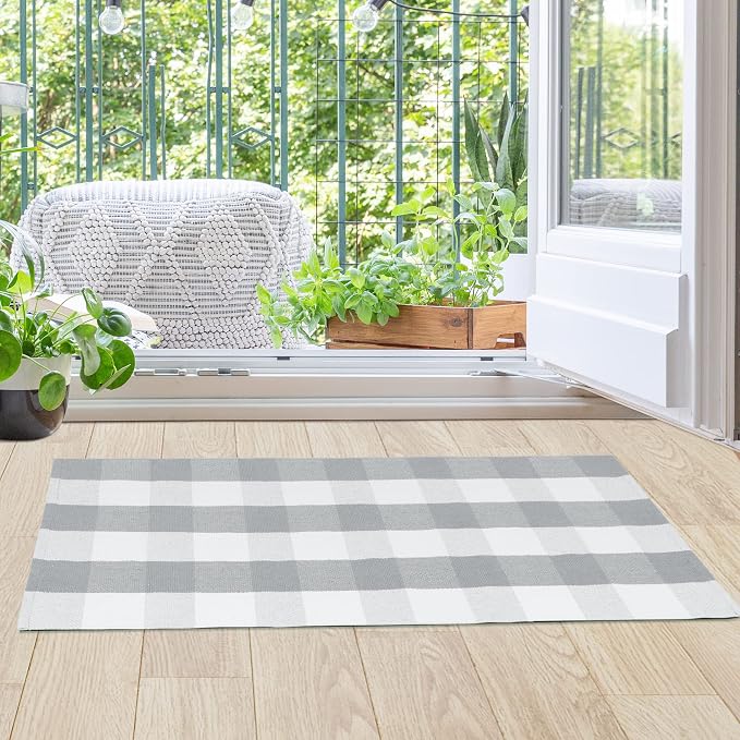 uxcell Buffalo Check Rug,Plaid Outdoor Rug,Layered Door Mat,Cotton Gingham Rugs,Floor Mat for Front Porch/Runner/Bedroom/Kitchen/Farmhouse 51"x24" Gray & White