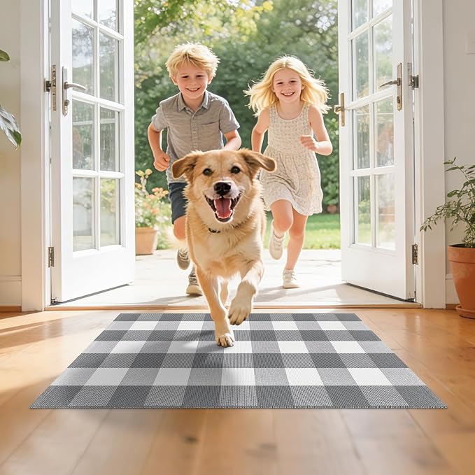 Buffalo Plaid Outdoor Rug 27.5x43 Inches Grey and White Checkered Rug Washable Front Porch Layered Doormats Indoor Outdoor Farmhouse Carpet for Entryway Patio Kitchen Decor