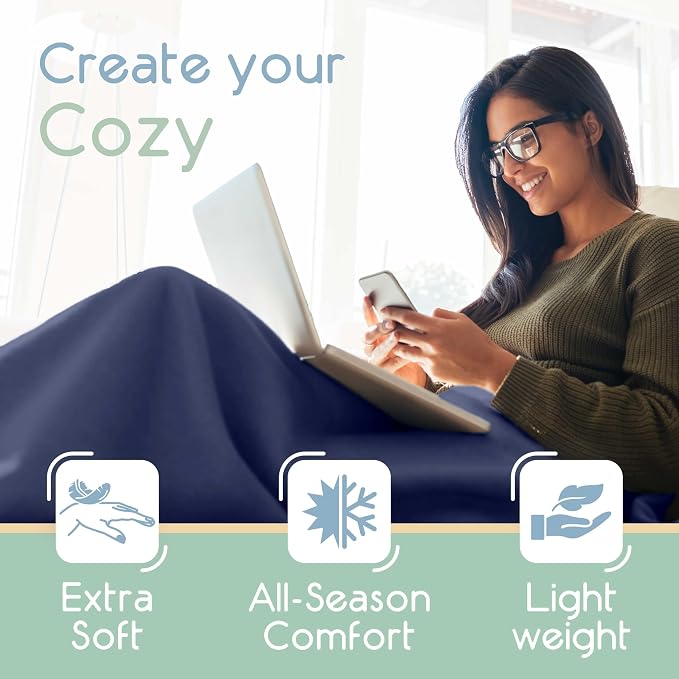 Twin Size Microfleece Blanket - Fleece Bed Blanket - All-Season Comfort -Supersoft Lightweight Throw Blanket - Plush Throw Blanket for Bed Couch or Sofa - Travel Blanket - Pet-Friendly - Navy
