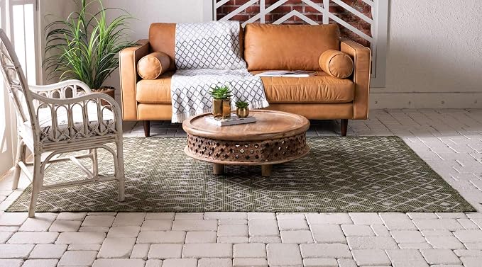 Unique Loom Outdoor Trellis Collection Area Rug - Tribal Trellis (7' 1" x 10' Rectangle, Green/ Natural)