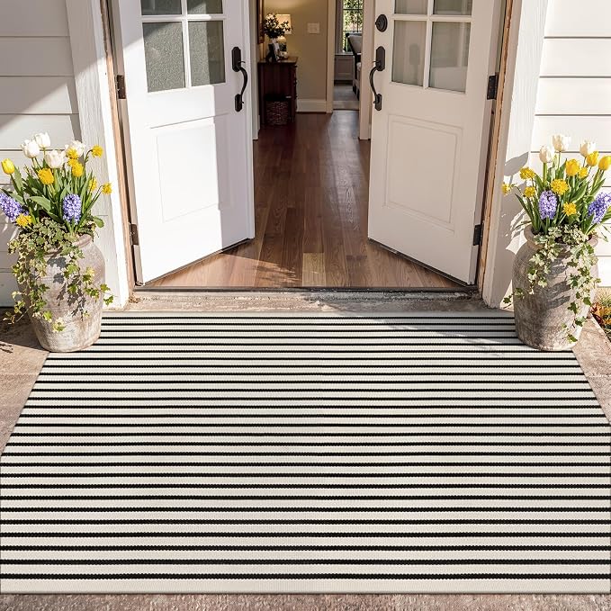 Collive Black and White Outdoor Rug 4'x 6', Patio Rug Washable Living Room Rug, Farmhouse Fall Cotton Woven Area Rug Layered Welcome Doormat Floor Carpet for Front Door Bedroom