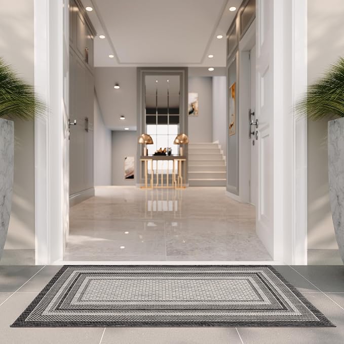 SAFAVIEH Courtyard Outdoor Accent Rug 2'3"x5', Light Grey CY8475-37612